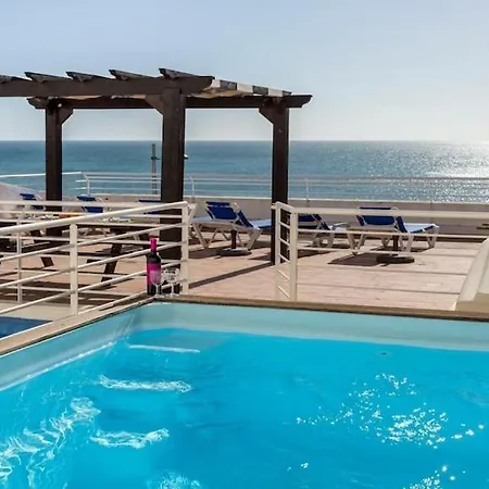 Refurbished Beachfront House, Pool, Ac, Wifi, Albufeira, Sea View Nyaraló Albufeira