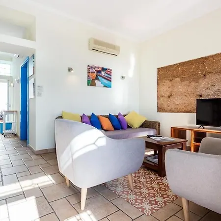 Refurbished Beachfront House, Pool, Ac, Wifi, Albufeira, Sea View Nyaraló *