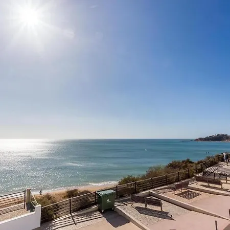 Refurbished Beachfront House, Pool, Ac, Wifi, Albufeira, Sea View Будинок відпочинку