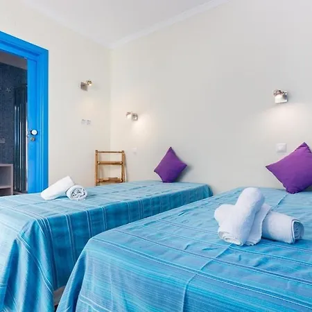 Refurbished Beachfront House, Pool, Ac, Wifi, Albufeira, Sea View Nyaraló Albufeira