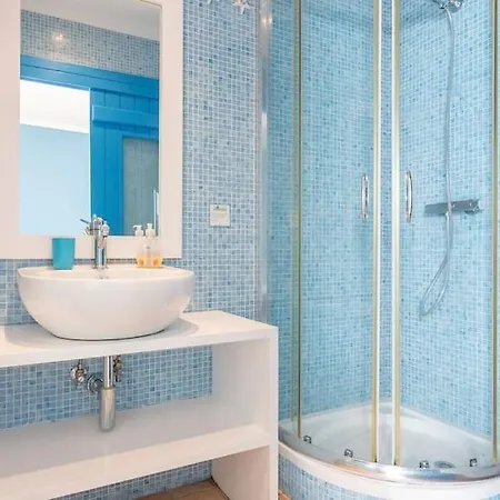 Refurbished Beachfront House, Pool, Ac, Wifi, Albufeira, Sea View Σπίτι διακοπών *