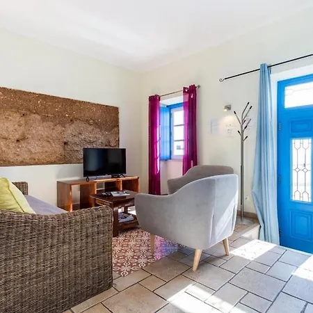 Nyaraló Refurbished Beachfront House, Pool, Ac, Wifi, Albufeira, Sea View Albufeira
