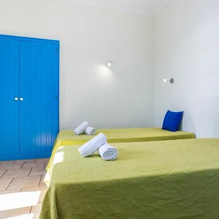 Refurbished Beachfront House, Pool, Ac, Wifi, Albufeira, Sea View Nyaraló Albufeira