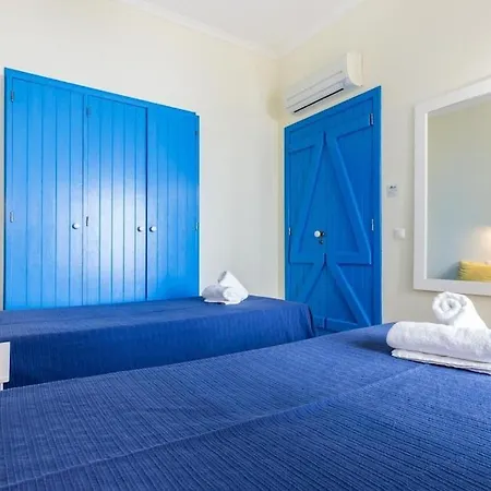 Refurbished Beachfront House, Pool, Ac, Wifi, Albufeira, Sea View Semesterbostad