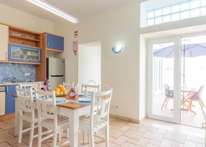 Refurbished Beachfront House, Pool, Ac, Wifi, Albufeira, Sea View Ferienhaus *