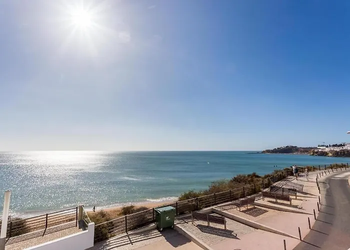 Refurbished Beachfront House, Pool, Ac, Wifi, Albufeira, Sea View Semesterbostad