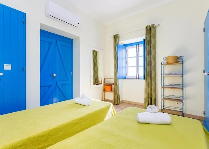 Ferienhaus Refurbished Beachfront House, Pool, Ac, Wifi, Albufeira, Sea View Albufeira